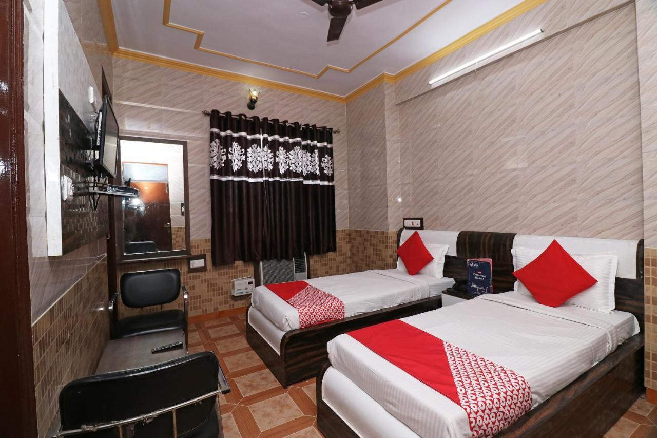 Hotel P R Palace Lucknow Buitenkant foto