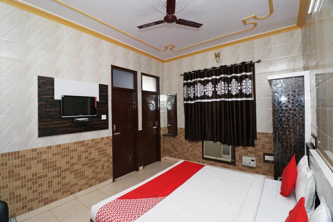 Hotel P R Palace Lucknow Buitenkant foto