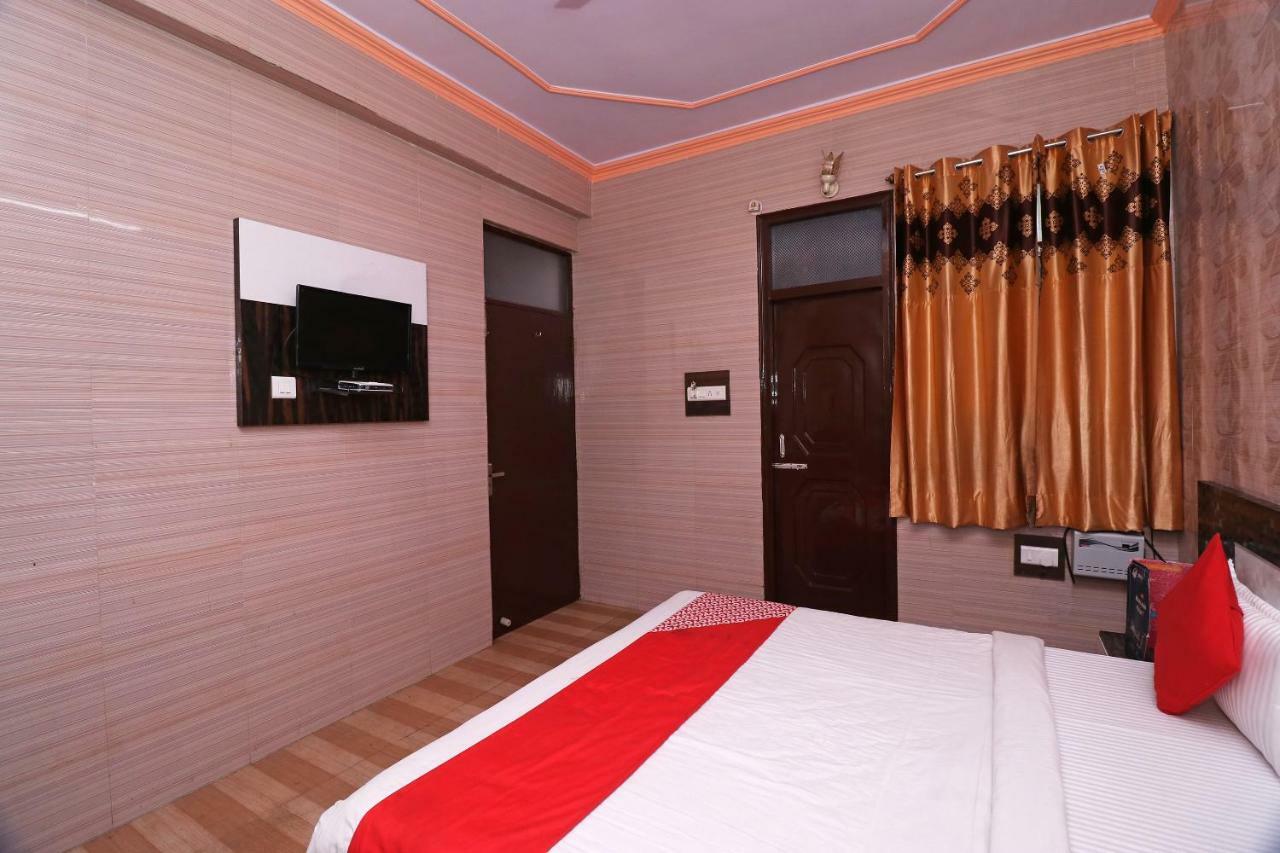 Hotel P R Palace Lucknow Buitenkant foto