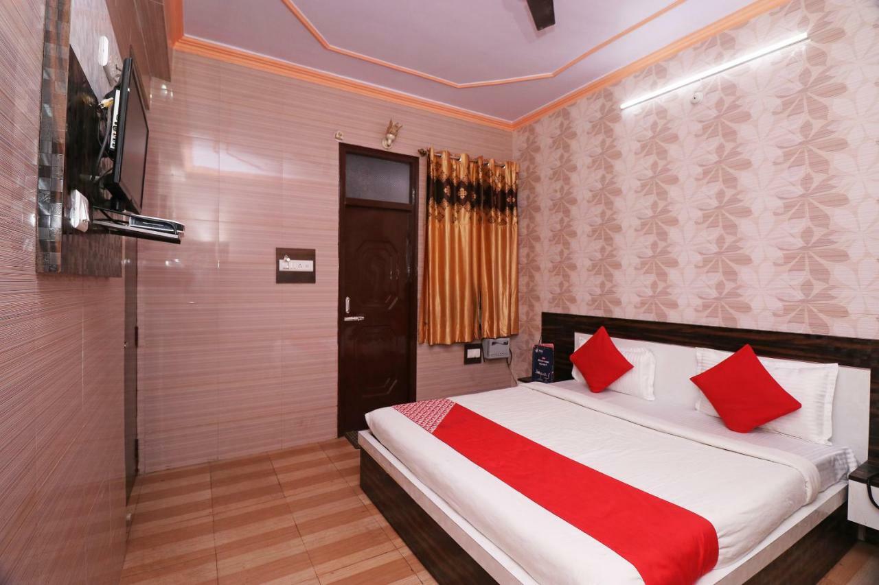Hotel P R Palace Lucknow Buitenkant foto