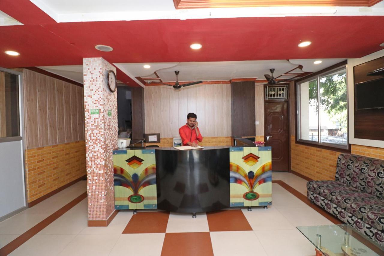 Hotel P R Palace Lucknow Buitenkant foto